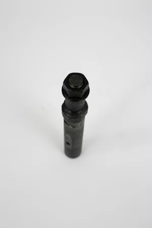Палец передней рессоры Carruchi Shacman (под гидроцилиндр) KM0600009(DZ9100520007)