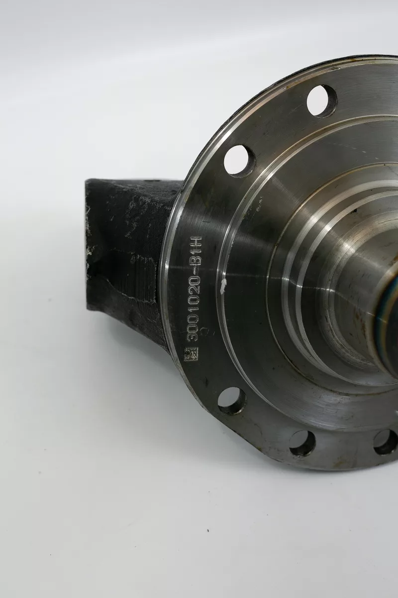 Цапфа левая Carruchi поворотный кулак, FAW J5 8х4 КМ4100002(3001021A1H)