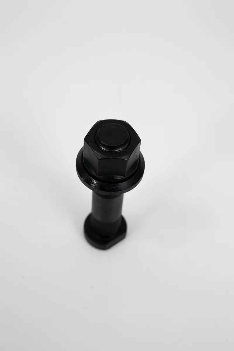 Шпилька колесная задняя с гайкой f3000 D-23мм L-120мм Carruchi КМ0502003(99012340123-JN)