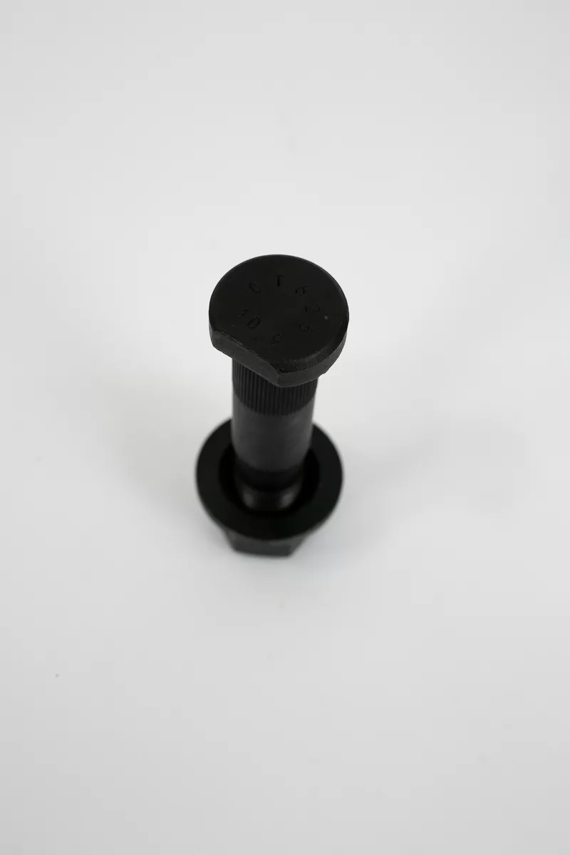 Шпилька колесная задняя с гайкой f3000 D-23мм L-120мм Carruchi КМ0502003(99012340123-JN)