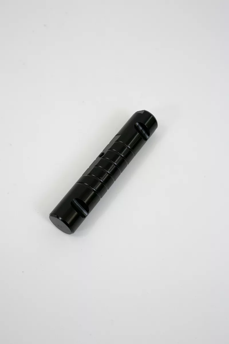 Палец передней рессоры Carruchi Shacman KM0600001 (DZ9100520065)