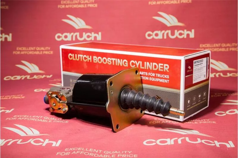 Главный цилиндр сцепления с бачком Carruchi Shacman KM7800001(WG9725230041)